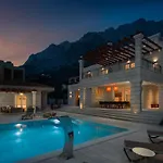 Βίλα Luxury Salvina
