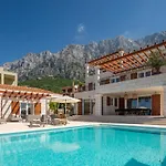 Βίλα Luxury Salvina