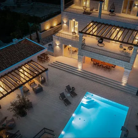 Luxury Salvina Villa